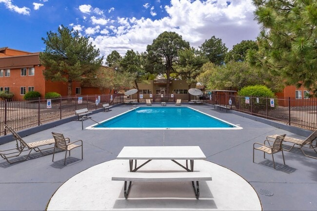 Sun Pointe Park Apartments - Sun Pointe Park Apartments