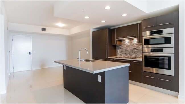 Photo - 1 Bed / 2 Bath UNIT 3-218 Unidad 3-218