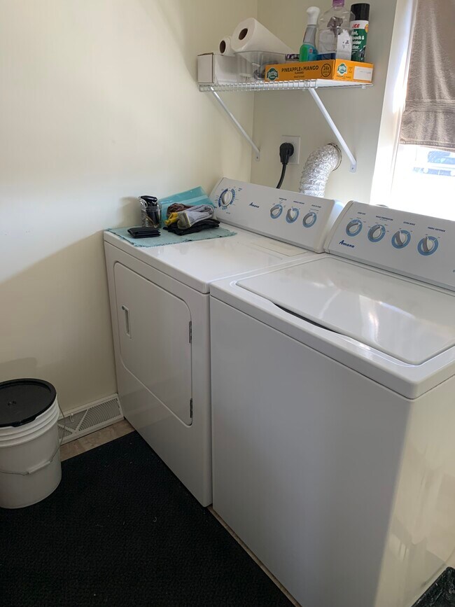 Laundry - 1408 3rd Ave Unit 2