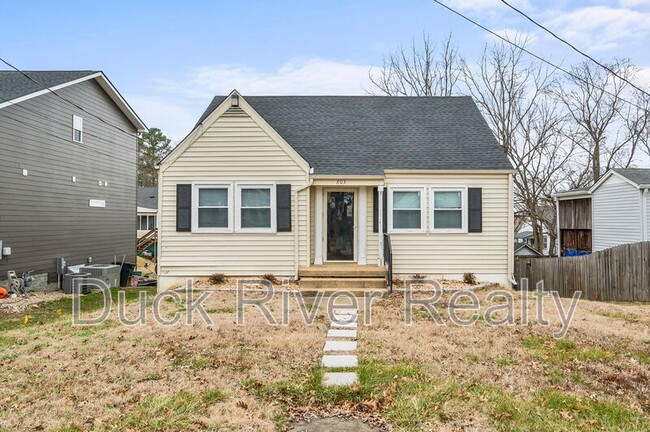 Building Photo - 803 Fleming St Unit B Rental