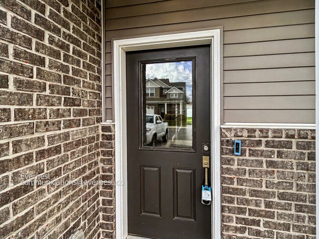 Photo - 710 Mickelson Way