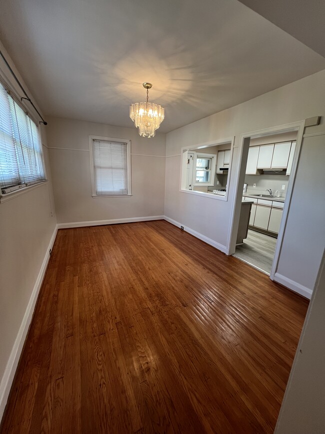 Photo - 915 Argonne Dr