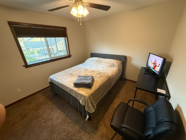 Photo - 1311 Camelot Dr