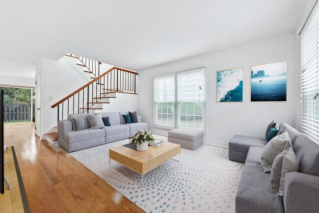 Photo - 1912 Georgetown Ln