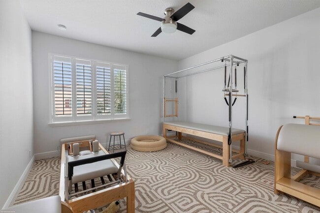 Photo - 170 Sword Fern Pl