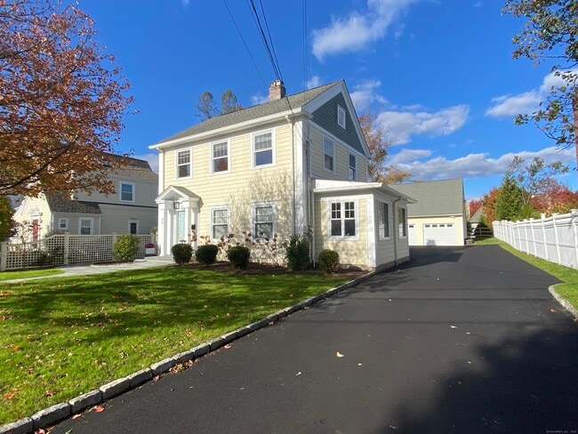 Photo - 40 E Maple St