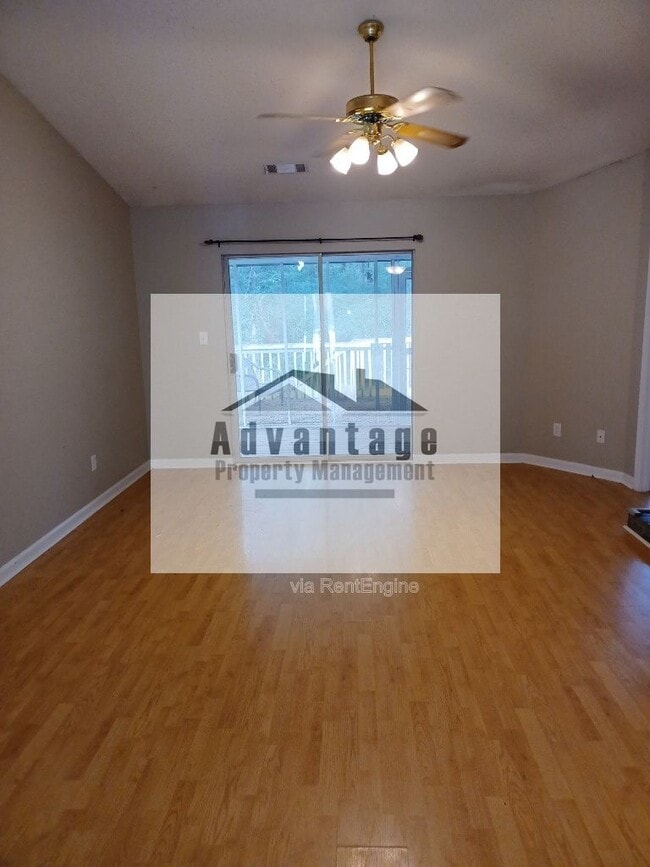 Photo - 130 Wesleyan Way