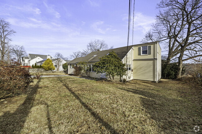 Building Photo - 3 Knickerbocker Ave Rental