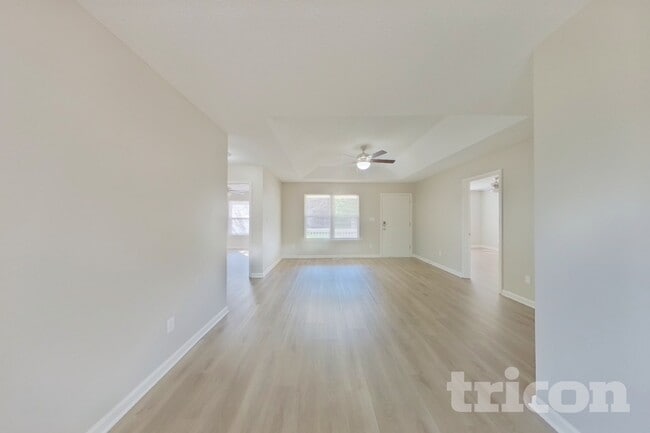 2425 Saluda Dr