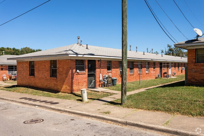 Photo - Norwood Plaza Apartments