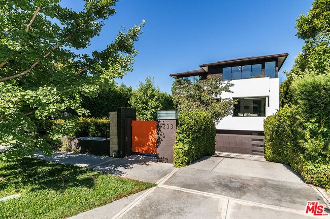 Photo - 4233 Shadyglade Ave