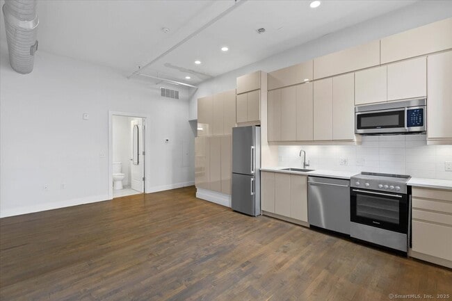 Photo - 124 Temple St Unit #305