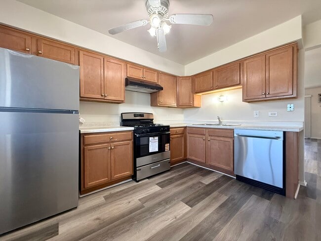 Photo - 7715 Woodward Ave