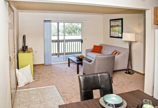 Photo - Huntington Ridge Apartments