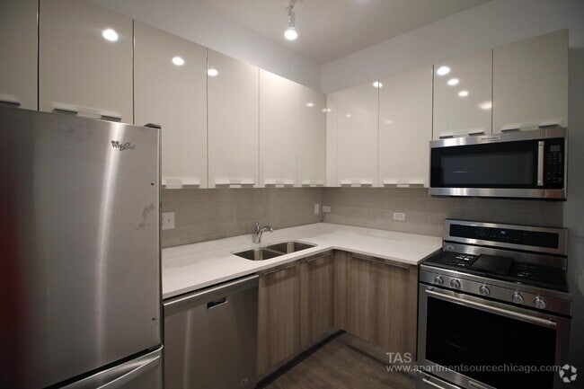 Building Photo - 930 W Dakin St Unit 205 Rental