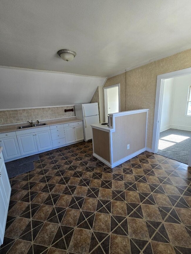 Photo - 511 N Genesee St