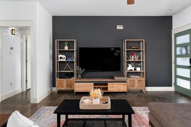 Photo - 3012 Neal St