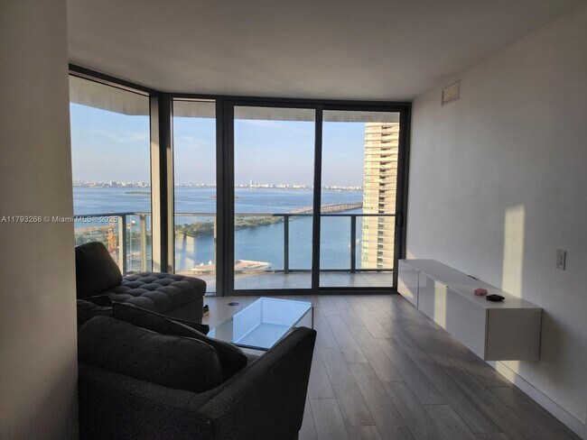 Building Photo - 501 NE 31st St Unit 2401 Rental