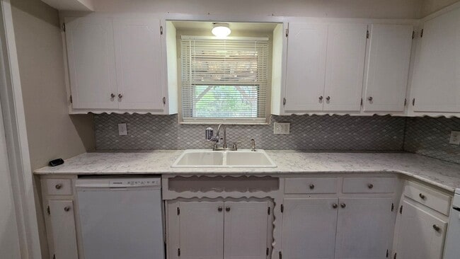 Photo - 3 Bed 2 Bath in OKC!