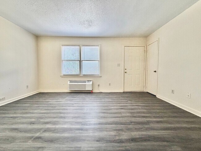 Photo - 725 N Privette St Unit 727 N Privette Street