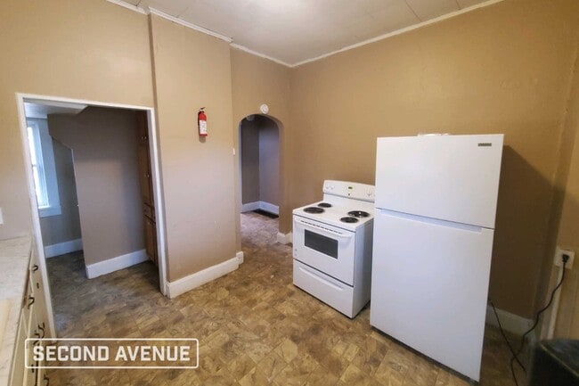 Photo - 401 N Douglas Ave
