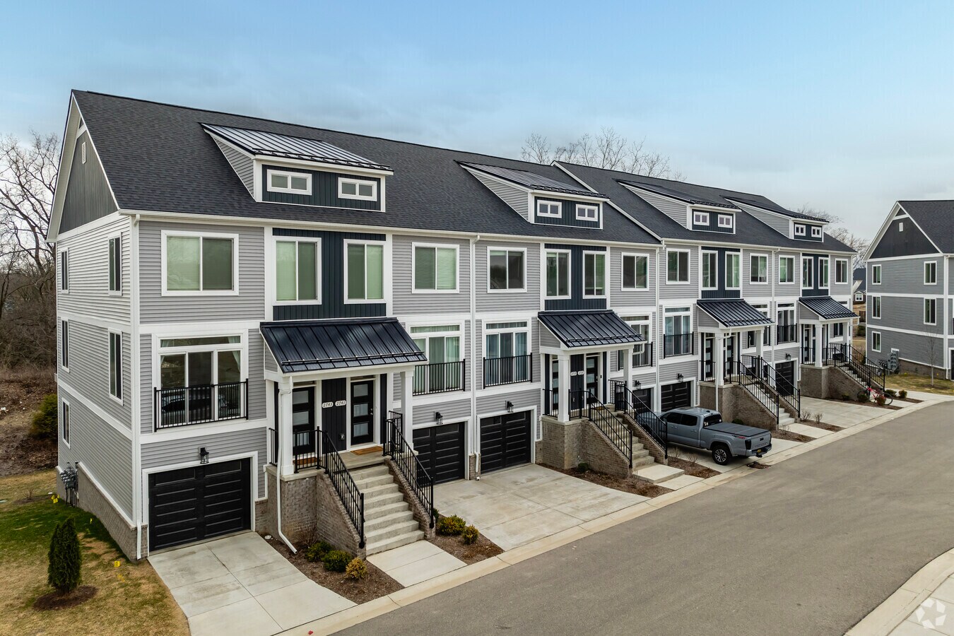 Alternate Building View - Bristol Ridge