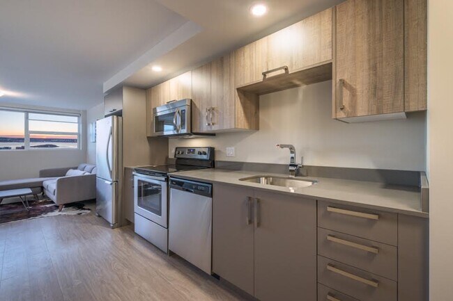 Building Photo - 5633-5633 Fenwick St Unit 2301