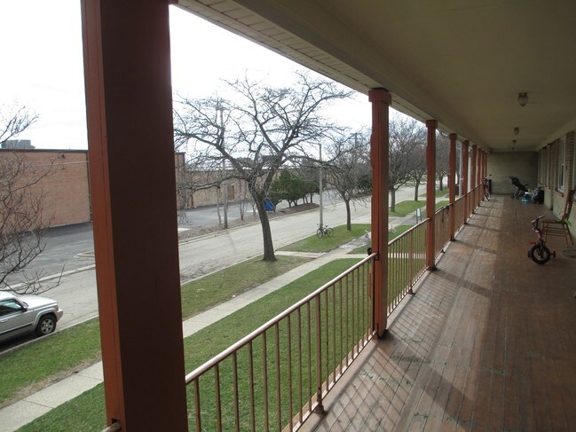 Photo - Pinetree Apartments