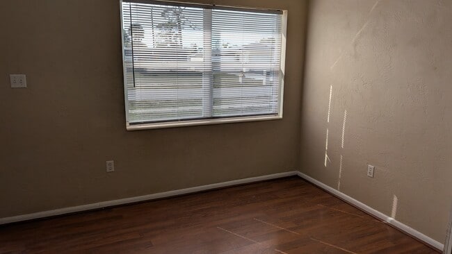 Photo - 8124 Herbison Ave