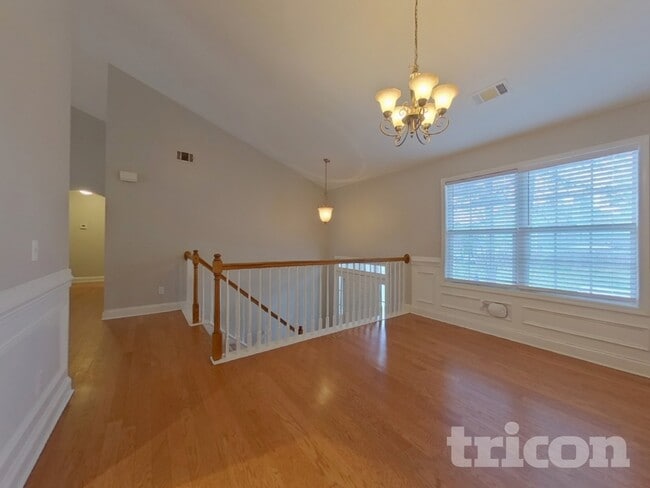 Photo - 157 Sinyard Cir