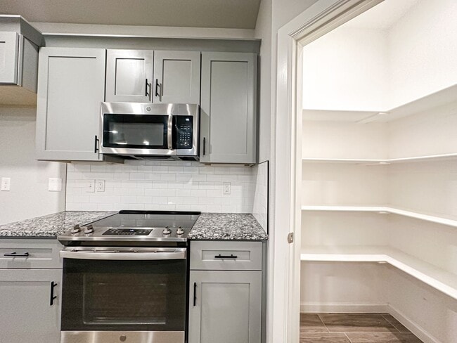 Photo - 1733 W Whitney Ln