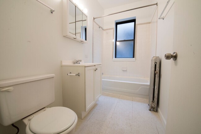 Photo - 5130 S Dr Martin Luther King Jr Dr Chicago, IL 60615