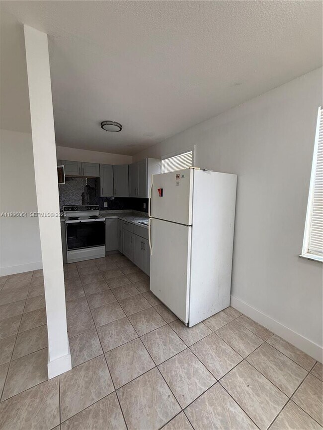 Photo - 6071 SW 33rd St Unit 1