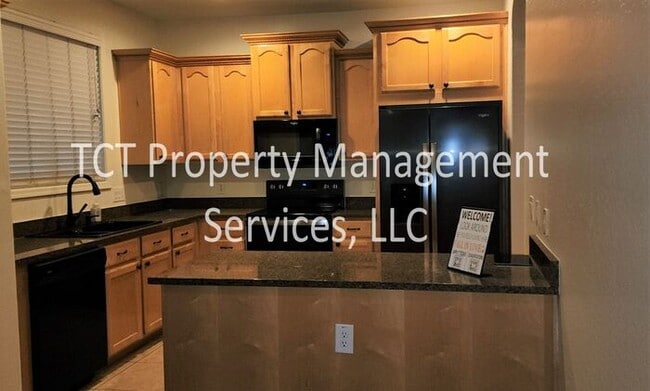 Photo - Beautiful 3 Bedroom Townhome Gated Gilbert Community!