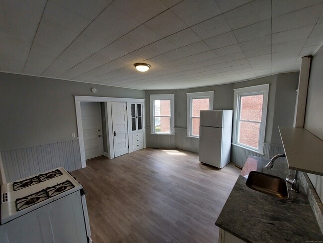 Building Photo - 34 Beatty St Unit 1 Rental