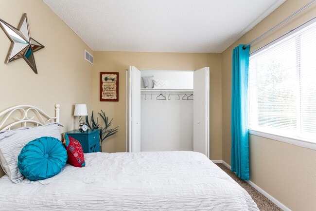 Four Winds Apartments