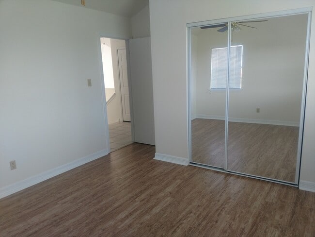 Photo - Fenced Jamaica Beach 3/2/1 Tri-level Home