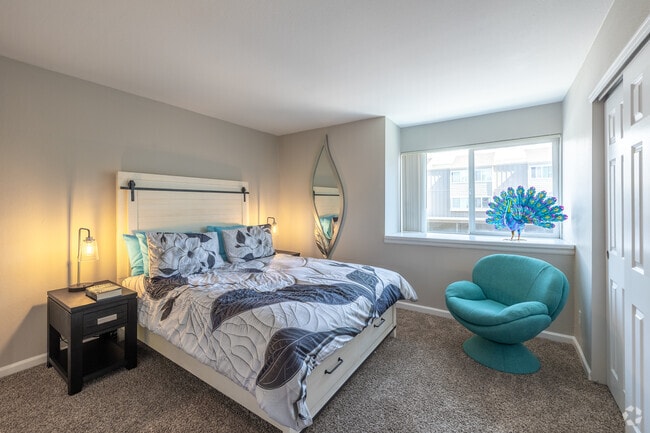 2BR, 2BA - 1,050SF - Primary Bedroom