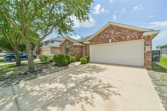 Building Photo - 9911 Driftwood Park Dr Rental