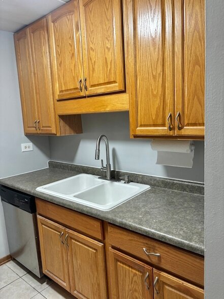 Photo - 18 E Old Willow Rd Unidad 425N