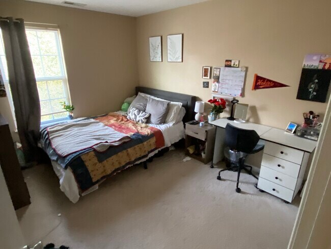 Photo - 1733 Aden Ln