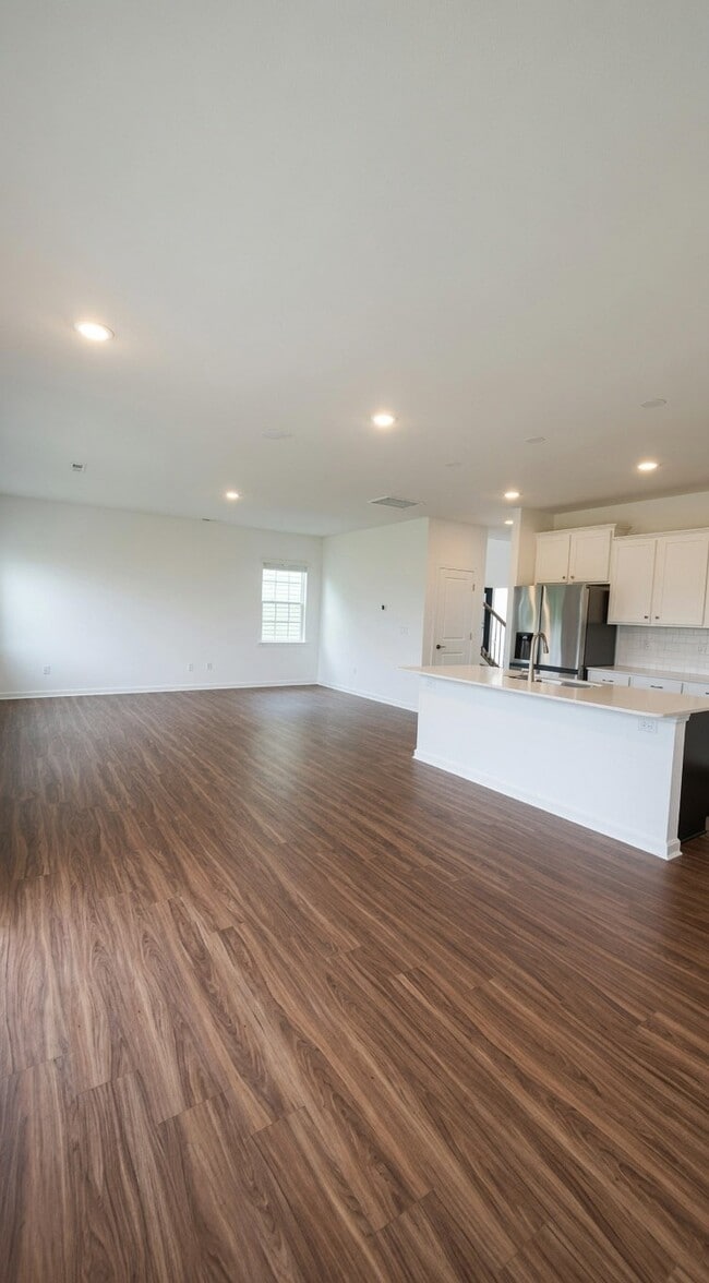 Photo - 5537 Hydrangea St