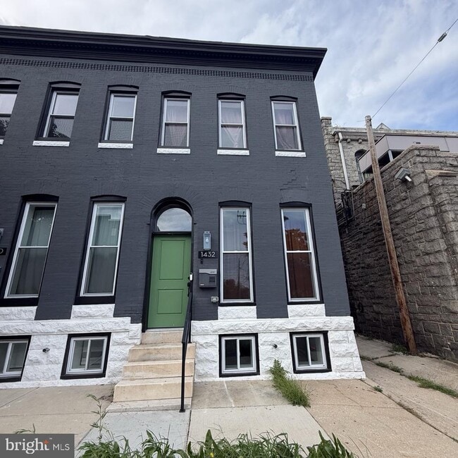 Building Photo - 1432 E Lanvale St