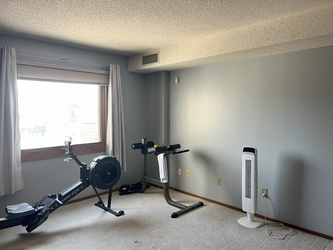 Master bedroom - 121 Washington Ave S Unit 1016