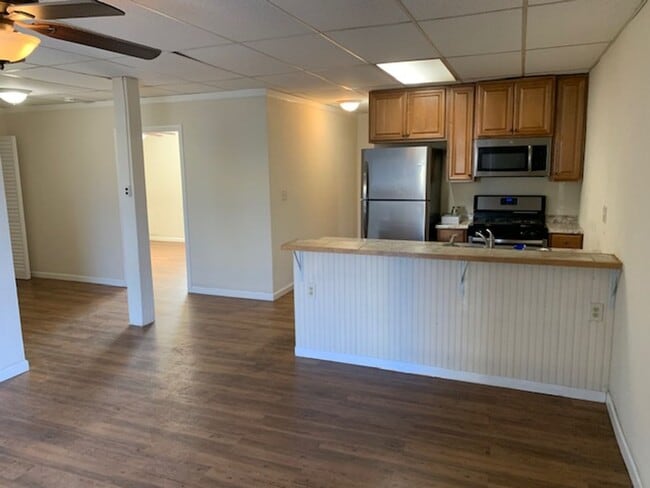 2 bedroom 1 bath apartment for rent - 2 bedroom 1 bath apartment for rent Unidad 12225 B