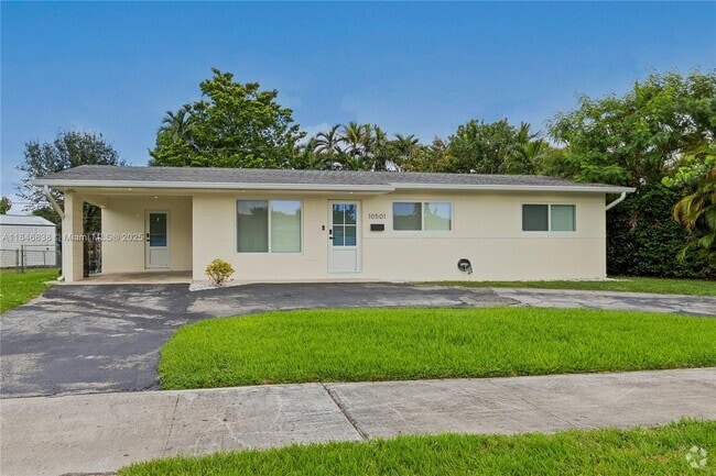 Building Photo - 10501 SW 54th St Rental