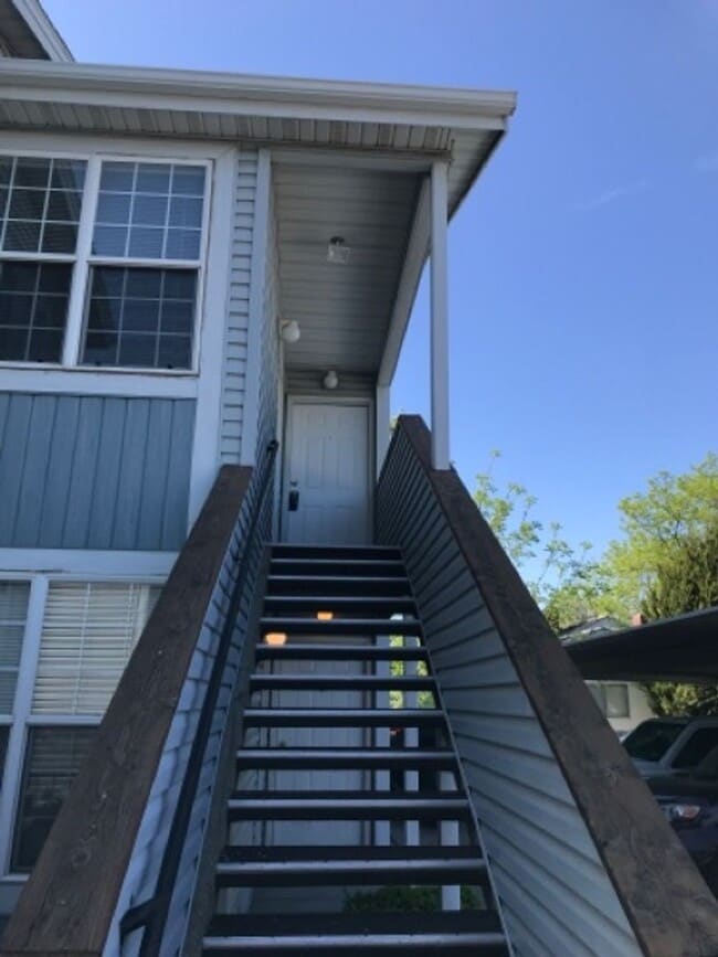 Building Photo - 674 Quincy St Unit 674 Quincy