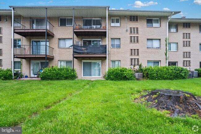 Building Photo - 5452 85th Ave Unit 2 Rental