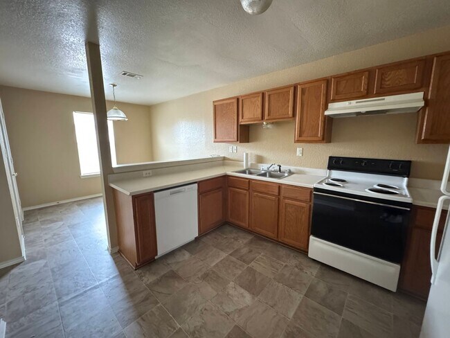 Photo - 3301 Hereford Ln Unit Apt C