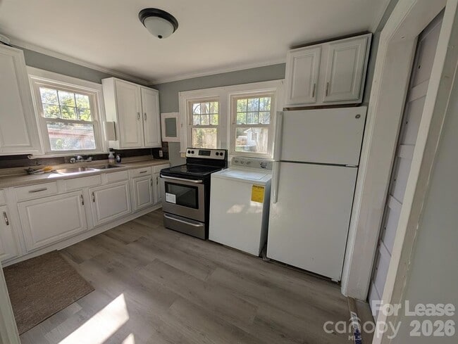 Photo - 1008 E 36th St